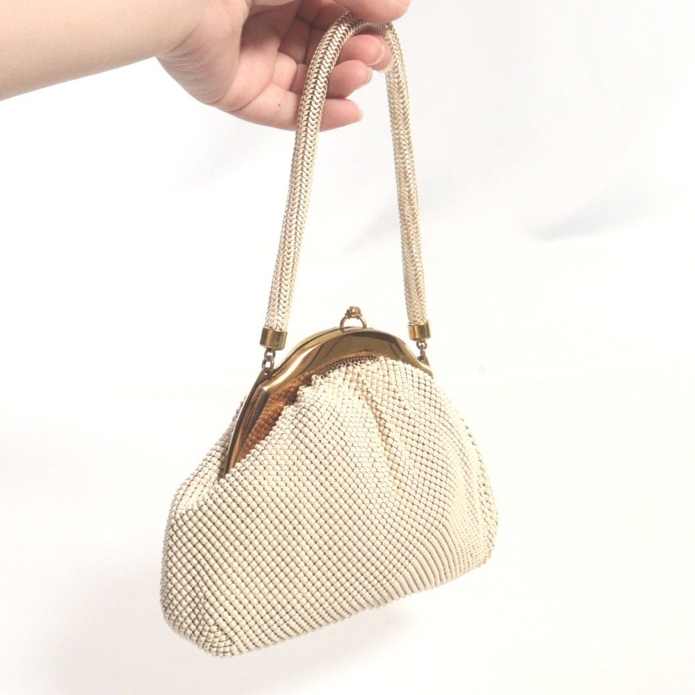Whiting & Davis Cream Beaded Pearl Mesh Brass Compact Purse Vintage USA